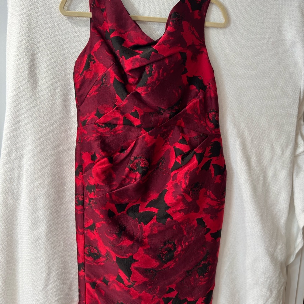 St. John Red Sheath Dress with V-neck Sleeveless Design for Cocktail